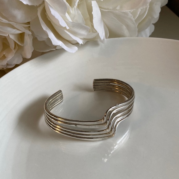Silver wave cuff bracelet, adjustable sizing - Picture 2 of 5